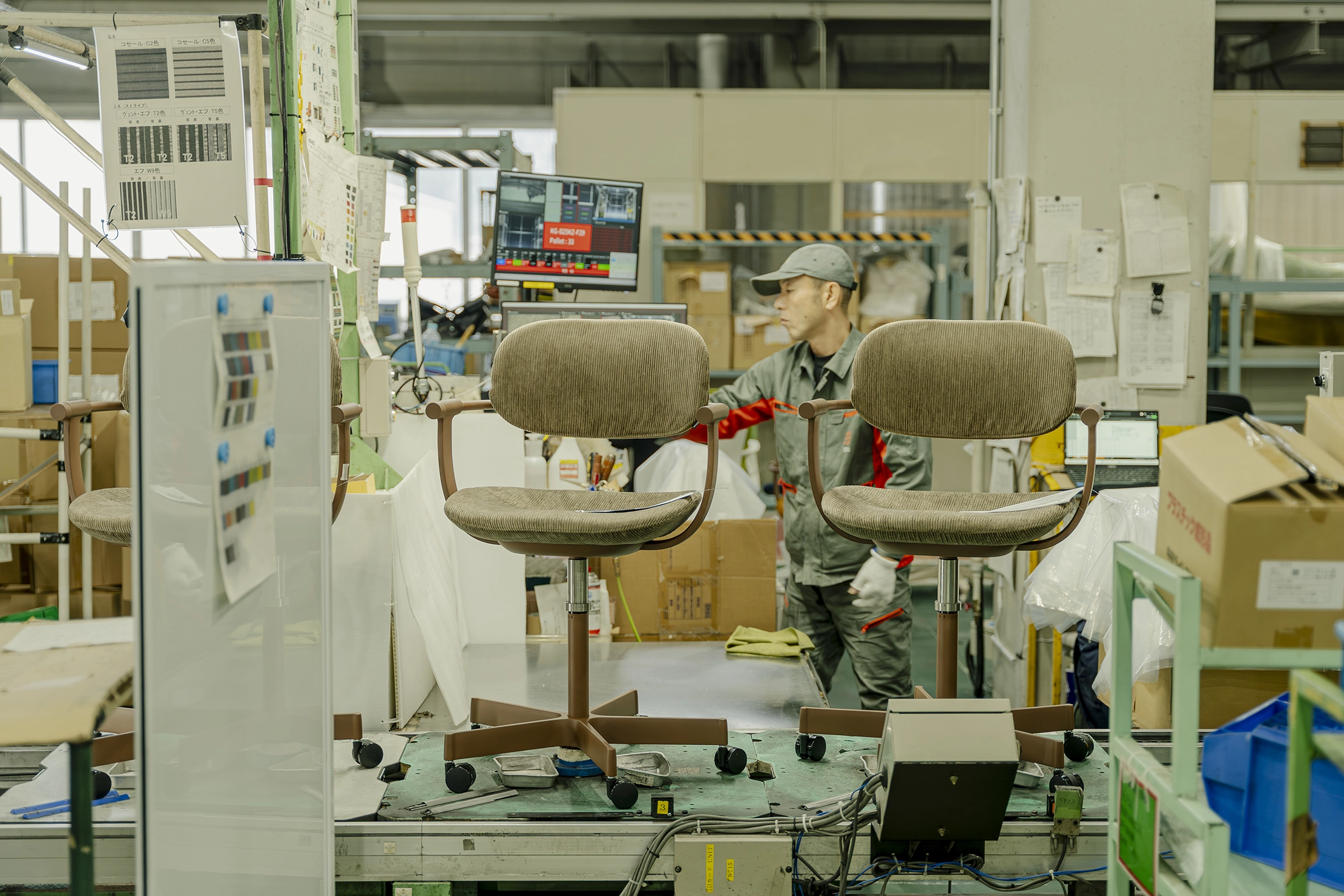 工場での生産の様子。担当部署を作り、工場見学も積極的に行っている。